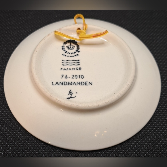 4 VINTAGE ROYAL COPENHAGEN  DENMARK BLUE AND WHITE MINI PLATES - Picture 9 of 10